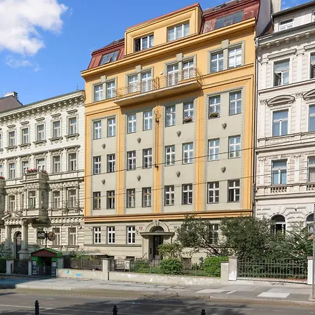 White Pearl Praha